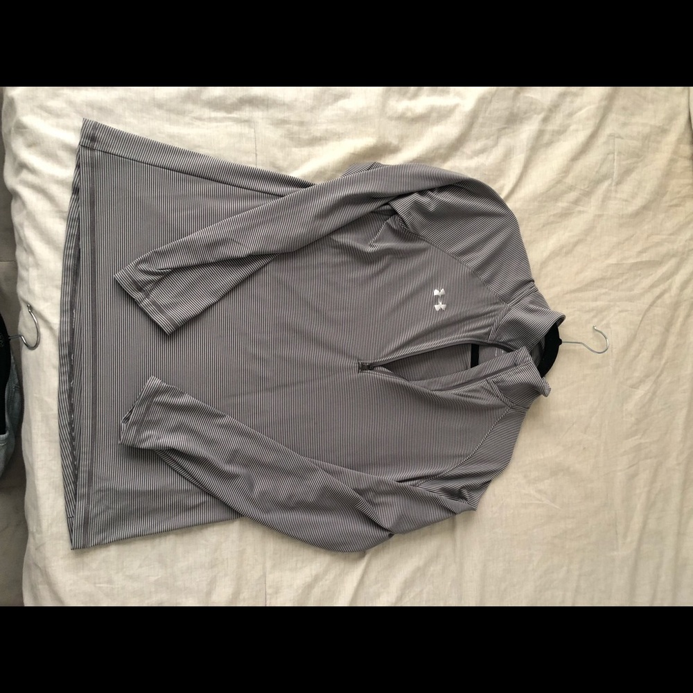 UA pullover